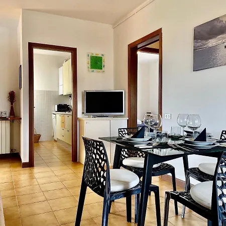 Porto 2 Apt Sirmione *