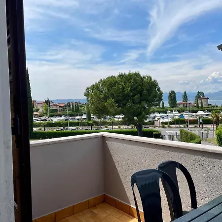 Porto 2 Apt Sirmione *
