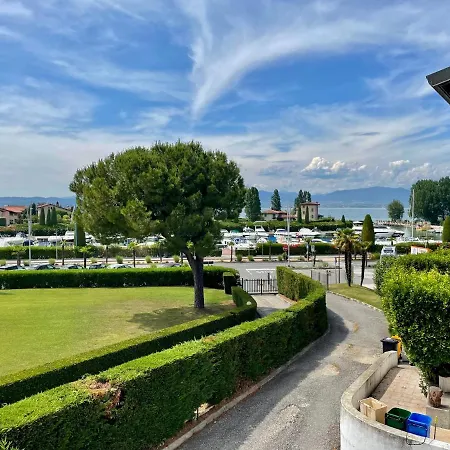 Porto 2 Apt Sirmione