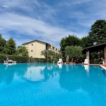 Porto 2 Apt Sirmione *